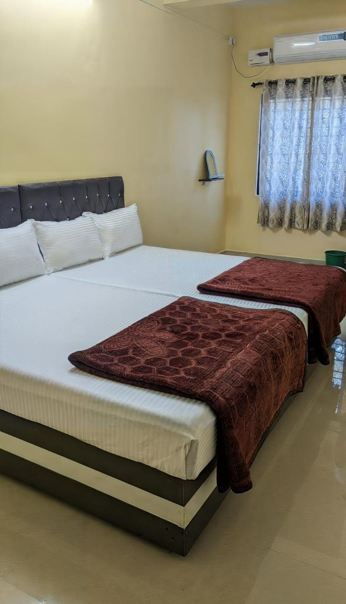 Kamath Inn Mavalli Luaran gambar