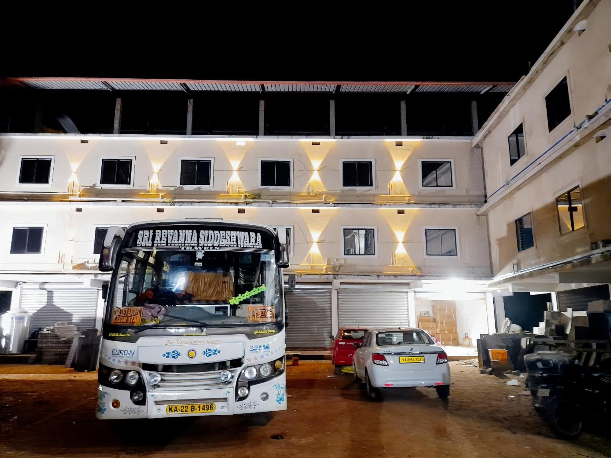 Kamath Inn Mavalli Luaran gambar