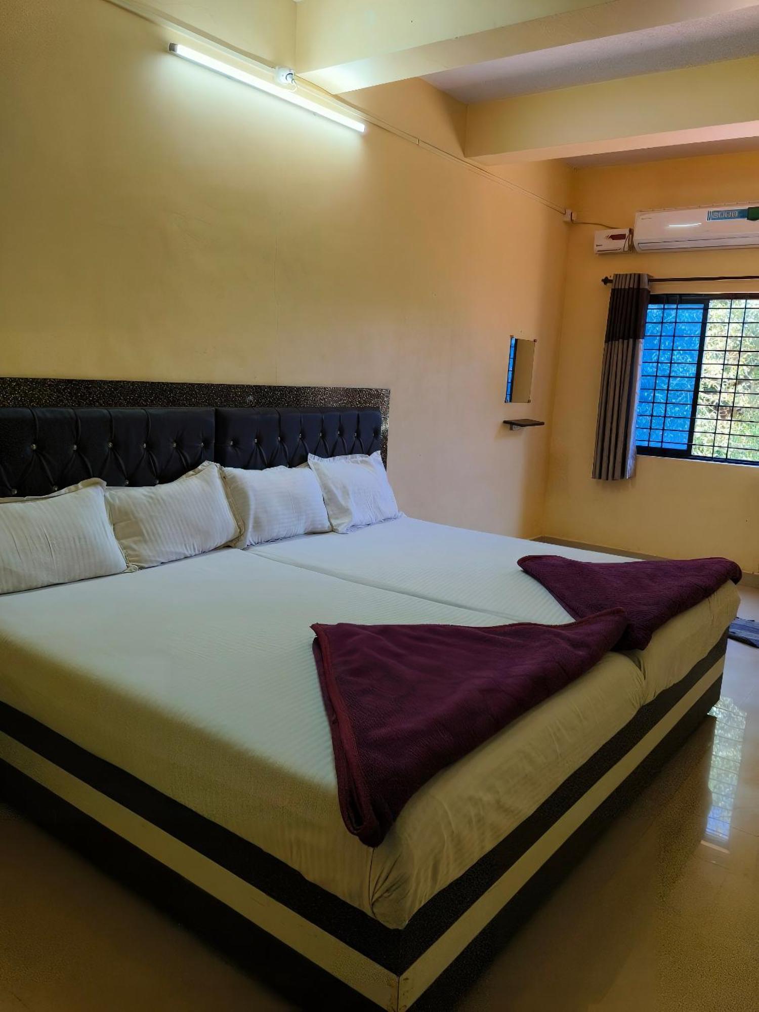 Kamath Inn Mavalli Luaran gambar
