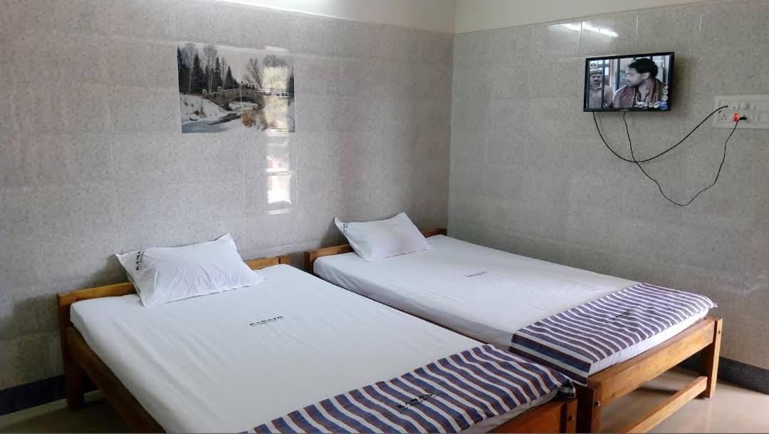 Kamath Inn Mavalli Luaran gambar